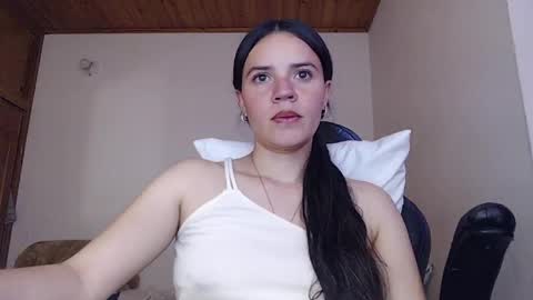 Snapshot of shanel_lozano chatting on 05/29/26, 04:27 shanel_lozano online show from 05/29/26, 04:27