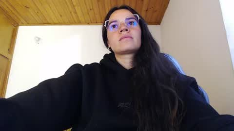 Snapshot of shanel_lozano chatting on 06/22/26, 09:01 shanel_lozano online show from 06/22/26, 09:01