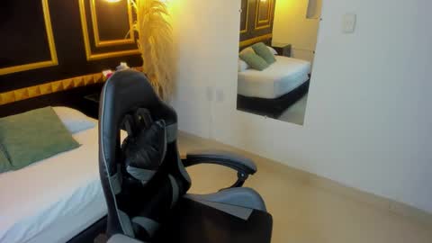 Shanel online show from 02/14/26, 01:52