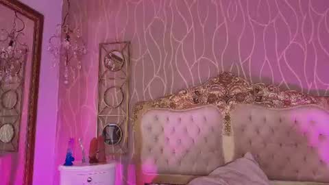 Snapshot of shanelle__ chatting on 06/27/26, 04:50 S H A N E L L E online show from 06/27/26, 04:50