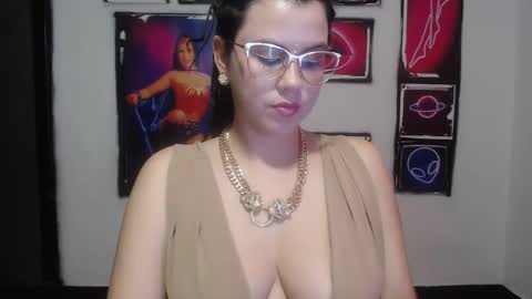 Snapshot of shanellmoore chatting on 12/21/24, 06:44 Shanell Moore online show from 12/21/24, 06:44
