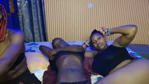 Shaniz online show from 11/10/25, 05:56