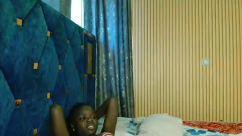 Shaniz online show from 11/12/25, 04:13