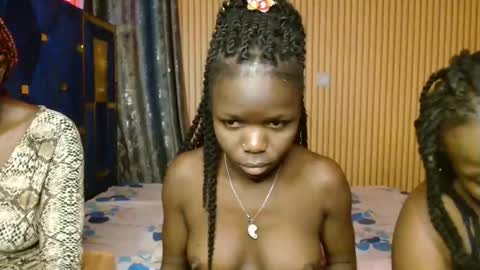 Shaniz online show from 11/16/25, 03:06