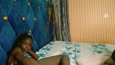 Shaniz online show from 11/17/25, 03:12