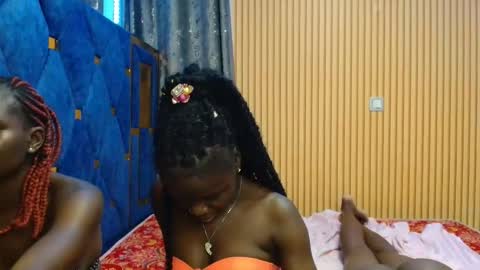 Shaniz online show from 11/23/25, 04:34