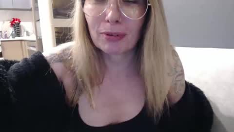 Shannon07 online show from 12/31/24, 01:15