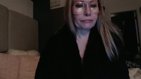 Shannon07 online show from 01/01/25, 08:02