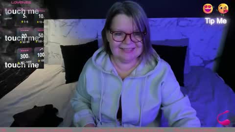 Shannon online show from 10/21/25, 05:08