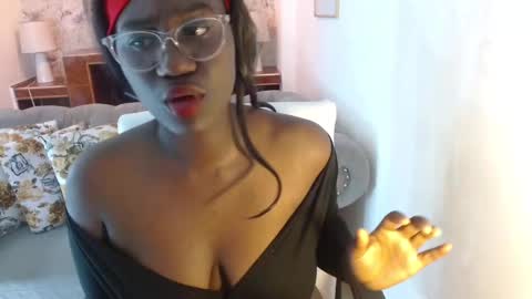 shanntall_tk online show from 02/24/25, 03:42