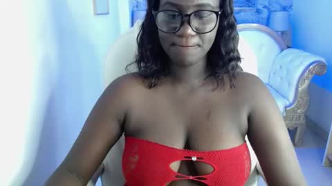 shanntall_tk online show from 12/04/25, 07:55