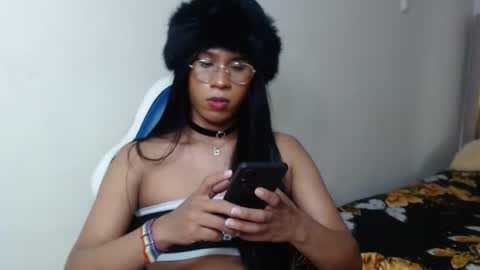 shanny_hill online show from 05/01/26, 05:06