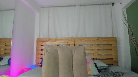 Shantal online show from 11/30/25, 01:48