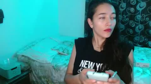 Snapshot of shantal_d03 chatting on 01/20/25, 12:36 shantal_d03 online show from 01/20/25, 12:36