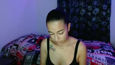 Snapshot of shantal_d03 chatting on 02/24/25, 03:33 shantal_d03 online show from 02/24/25, 03:33