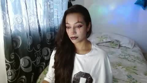 Snapshot of shantal_d03 chatting on 10/14/25, 09:04 shantal_d03 online show from 10/14/25, 09:04