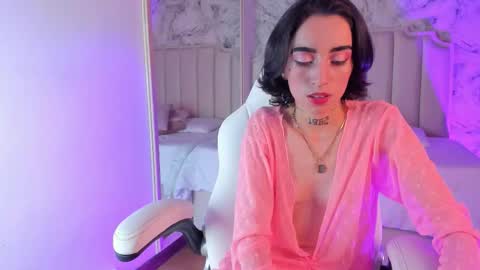 Snapshot of shantal_thompson21 chatting on 10/11/25, 03:50 Shantal online show from 10/11/25, 03:50