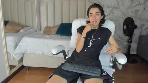 Snapshot of shantal_thompson21 chatting on 11/07/25, 03:28 Shantal online show from 11/07/25, 03:28