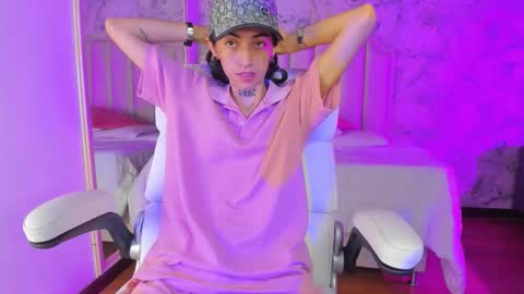 Snapshot of shantal_thompson21 chatting on 11/29/25, 03:53 Shantal online show from 11/29/25, 03:53