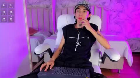 Snapshot of shantal_thompson21 chatting on 11/30/25, 03:10 Shantal online show from 11/30/25, 03:10