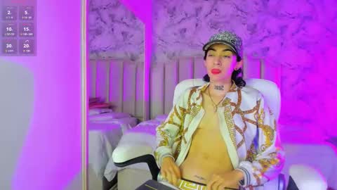 Snapshot of shantal_thompson21 chatting on 12/01/25, 03:11 Shantal online show from 12/01/25, 03:11