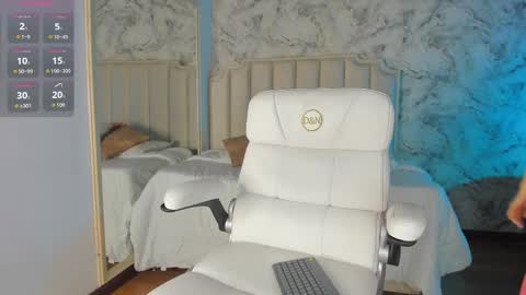 Snapshot of shantal_thompson21 chatting on 12/14/25, 03:34 Shantal online show from 12/14/25, 03:34