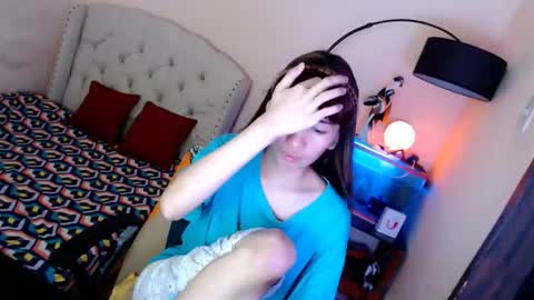 Snapshot of shantalfoxxy chatting on 10/16/25, 04:41 SHANTA FOX s online show from 10/16/25, 04:41