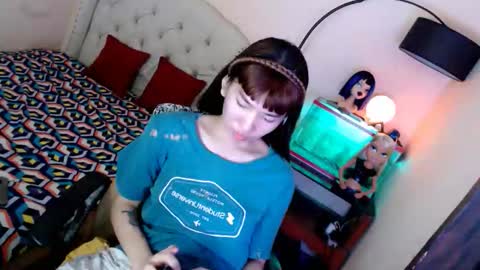 Snapshot of shantalfoxxy chatting on 10/23/25, 01:54 SHANTA FOX s online show from 10/23/25, 01:54