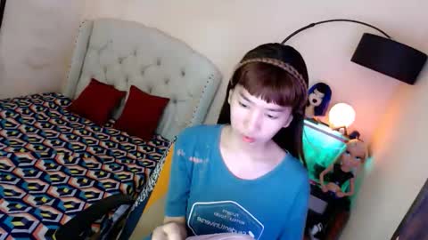 Snapshot of shantalfoxxy chatting on 11/04/25, 01:27 SHANTA FOX s online show from 11/04/25, 01:27