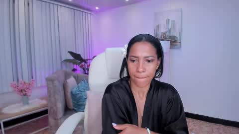 Shantall wills online show from 01/13/25, 03:01