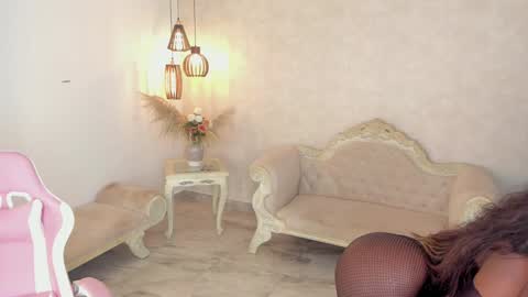 ShantallKnowles online show from 12/16/24, 06:27