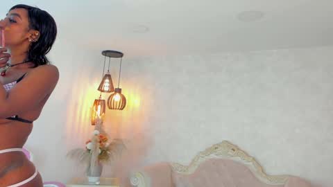 ShantallKnowles online show from 01/24/25, 01:03