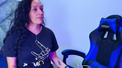 shantey online show from 11/08/25, 01:44