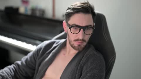 frenchy boy online show from 11/11/25, 09:42