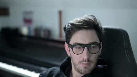 frenchy boy online show from 12/16/25, 09:14