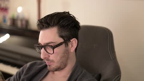 frenchy boy online show from 12/18/25, 07:31