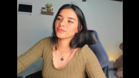 Snapshot of shara_jones chatting on 01/20/25, 05:26 Sara online show from 01/20/25, 05:26