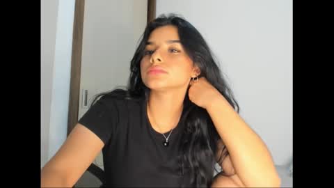 Snapshot of shara_jones chatting on 02/16/25, 06:10 Sara online show from 02/16/25, 06:10