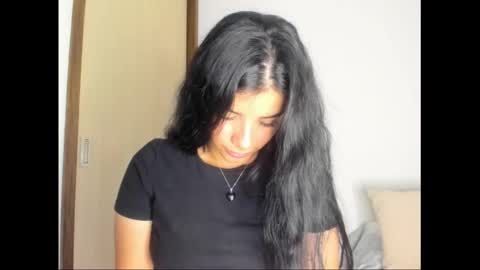 Snapshot of shara_jones chatting on 02/25/25, 06:36 Sara online show from 02/25/25, 06:36