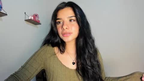 Snapshot of shara_jones chatting on 11/08/25, 03:29 Sara online show from 11/08/25, 03:29