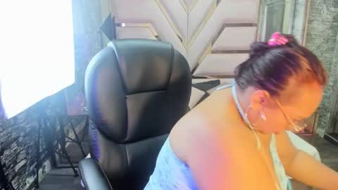 Snapshot of shara_oz chatting on 02/08/26, 02:59 Shara Oz online show from 02/08/26, 02:59