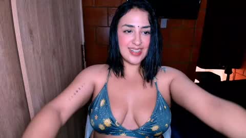 Snapshot of sharain chatting on 12/27/24, 07:14 My real name is bella Much Gust online show from 12/27/24, 07:14