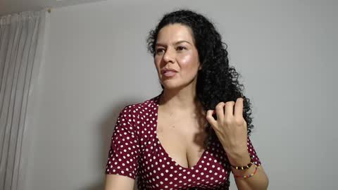 Snapshot of sharickleon11 chatting on 12/07/24, 02:53 sharickleon11 online show from 12/07/24, 02:53