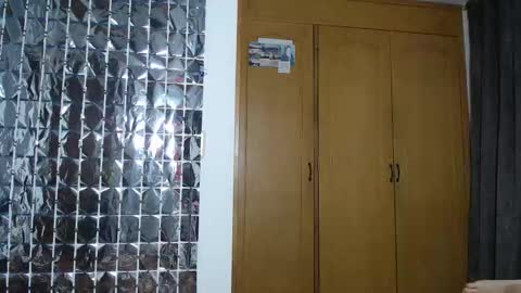 Snapshot of sharickleon11 chatting on 09/25/25, 02:48 sharickleon11 online show from 09/25/25, 02:48