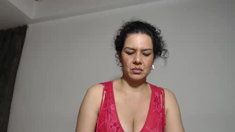 Snapshot of sharickleon11 chatting on 10/21/25, 12:44 sharickleon11 online show from 10/21/25, 12:44