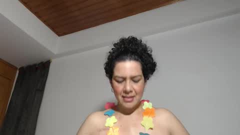 Snapshot of sharickleon11 chatting on 10/22/25, 10:53 sharickleon11 online show from 10/22/25, 10:53