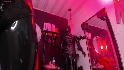 Snapshot of sharith_gh chatting on 03/11/25, 08:09 Sharith online show from 03/11/25, 08:09