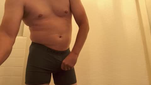 Snapshot of shark1865 chatting on 11/19/25, 10:10 shark1865 online show from 11/19/25, 10:10