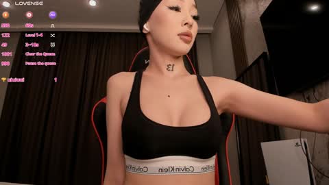 Snapshot of sharlin_13 chatting on 02/08/25, 01:00 Sharlin online show from 02/08/25, 01:00