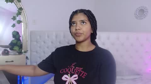 Snapshot of sharlot_evans_ chatting on 01/07/26, 12:18 Sharlot online show from 01/07/26, 12:18